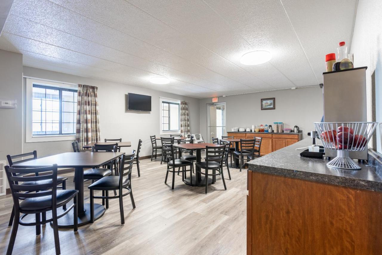 Fairbridge Inn Express Monroe City エクステリア 写真